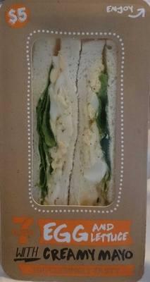 Sandwich egg and lettuce