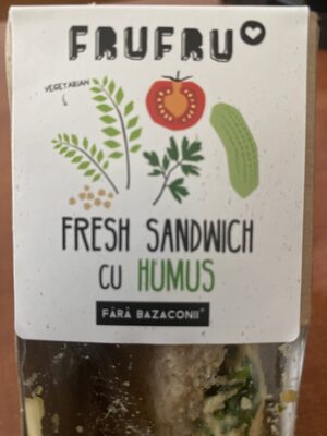 Fresh sandwich with humus